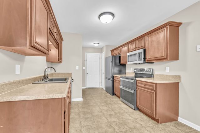 506 Oakmont Dr, Clarksville, TN 37042