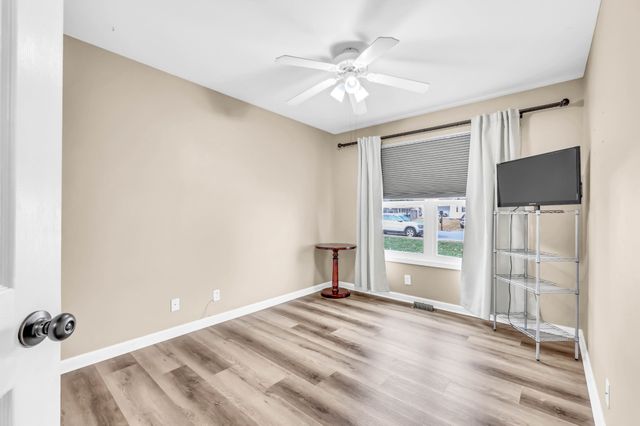 506 Oakmont Dr, Clarksville, TN 37042