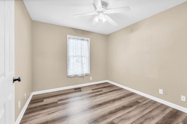 506 Oakmont Dr, Clarksville, TN 37042