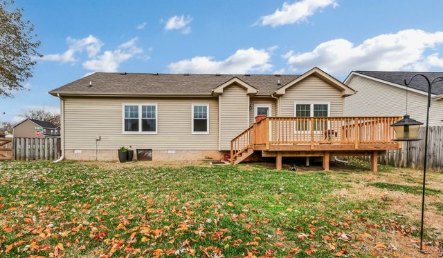 506 Oakmont Dr, Clarksville, TN 37042