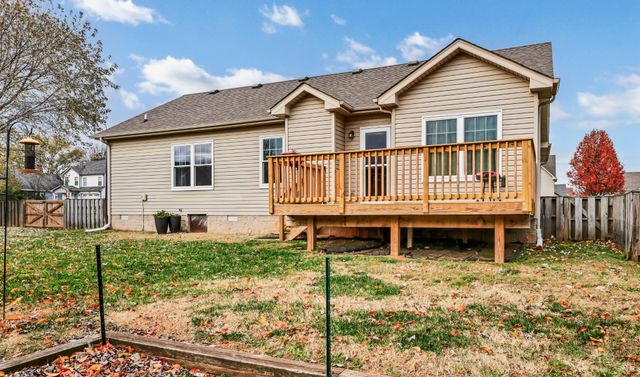 506 Oakmont Dr, Clarksville, TN 37042