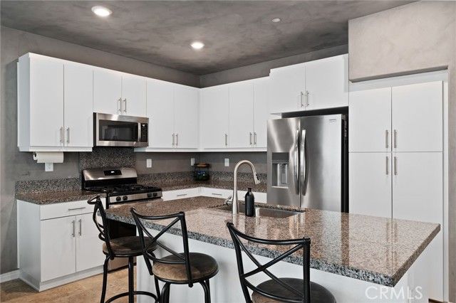 16667 Snowdrop 2, Fontana, CA 92336