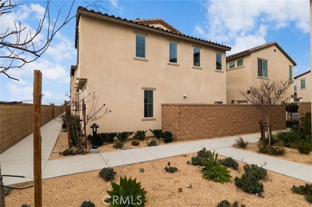 16667 Snowdrop 2, Fontana, CA 92336