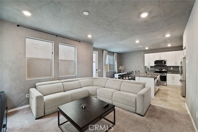 16667 Snowdrop 2, Fontana, CA 92336