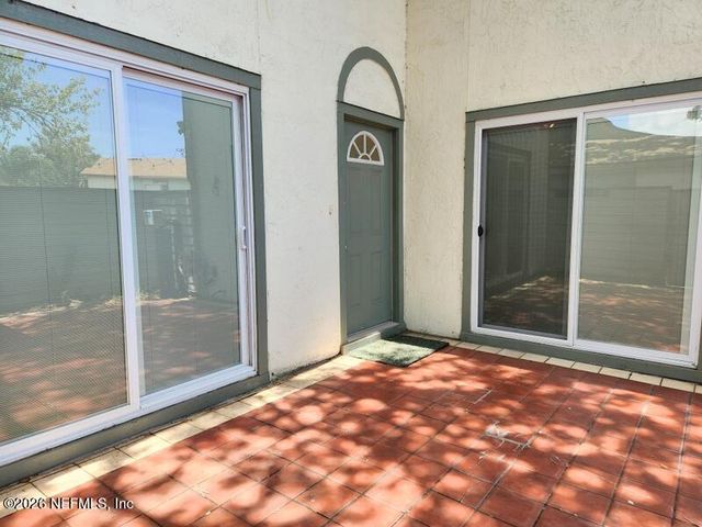 1004 DEFENDER Court W 1004, Jacksonville, FL 32233