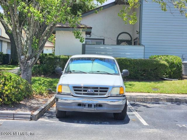 1004 DEFENDER Court W 1004, Jacksonville, FL 32233