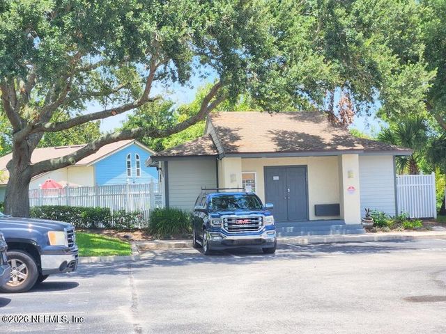 1004 DEFENDER Court W 1004, Jacksonville, FL 32233
