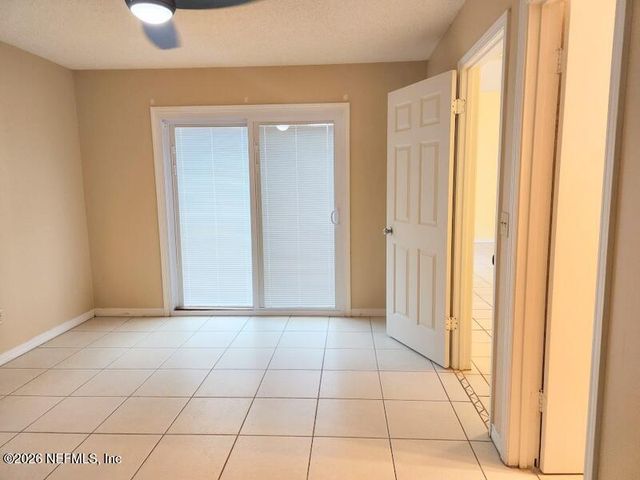 1004 DEFENDER Court W 1004, Jacksonville, FL 32233
