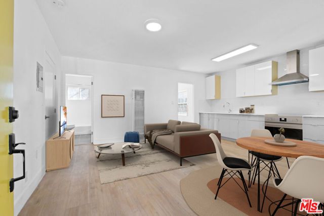 318 Columbia Avenue, Los Angeles, CA 90017