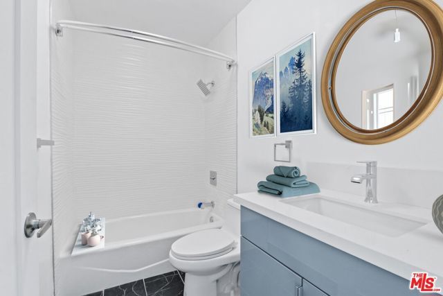 318 Columbia Avenue, Los Angeles, CA 90017