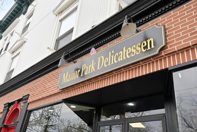 4 Pine Brook Drive, Larchmont, NY 10538