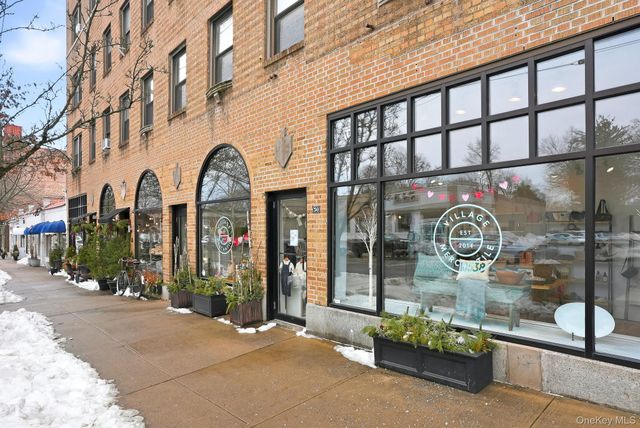 4 Pine Brook Drive, Larchmont, NY 10538