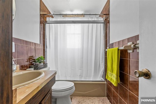 105 Bergen Avenue, Kearny, NJ 07032