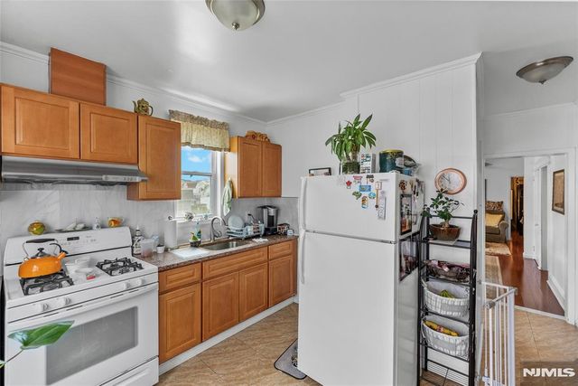 105 Bergen Avenue, Kearny, NJ 07032