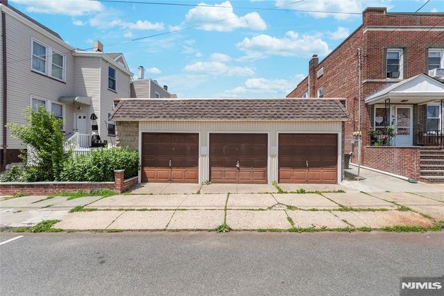 105 Bergen Avenue, Kearny, NJ 07032