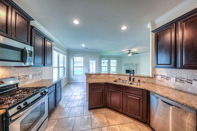 27 Sawbridge Circle, The Woodlands, TX 77389