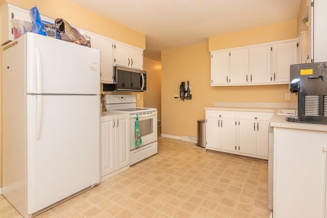 3028 Nichols Road, Kalamazoo Twp, MI 49004