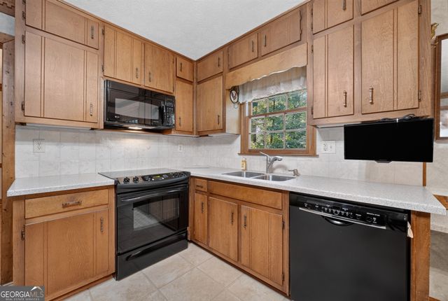 1656 Ramblewood Way, Snellville, GA 30078