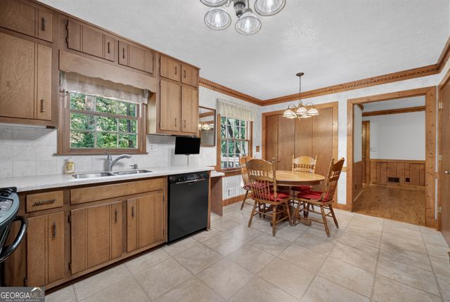 1656 Ramblewood Way, Snellville, GA 30078
