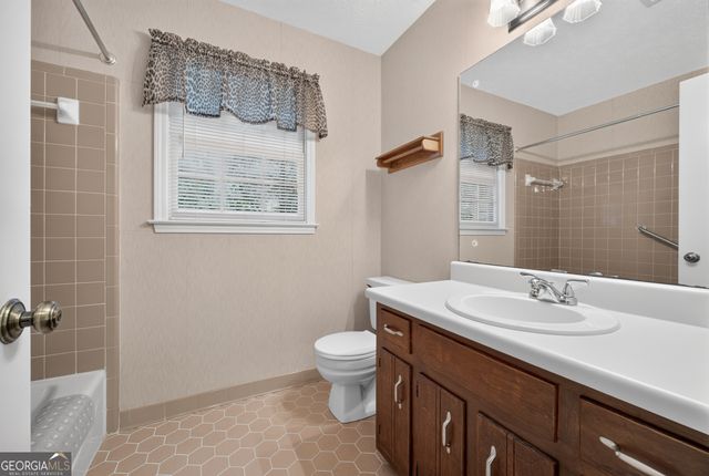 1656 Ramblewood Way, Snellville, GA 30078