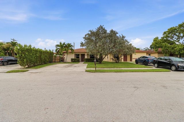 209 NE 35th Street, Oakland Park, FL 33334