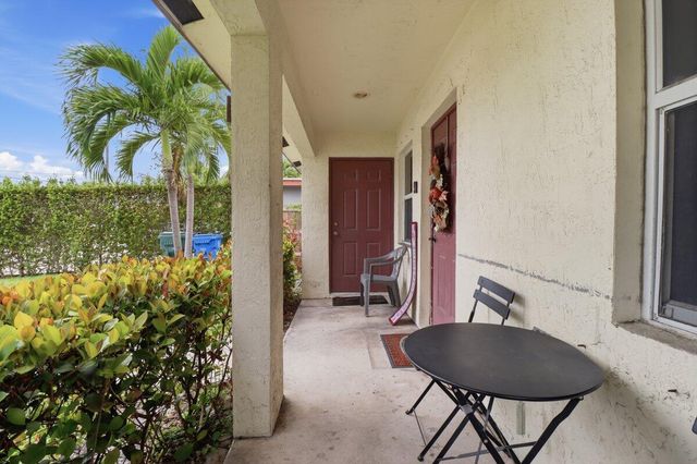 209 NE 35th Street, Oakland Park, FL 33334