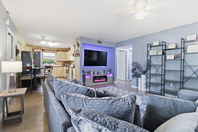 209 NE 35th Street, Oakland Park, FL 33334