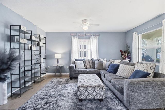 209 NE 35th Street, Oakland Park, FL 33334