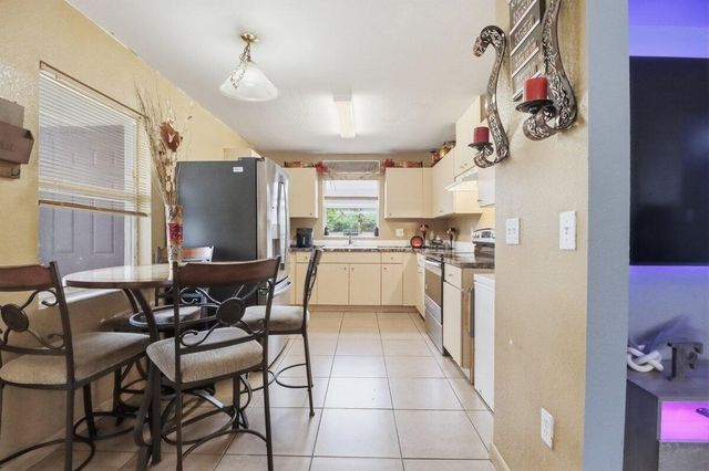 209 NE 35th Street, Oakland Park, FL 33334