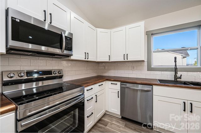 7592 McDuffy Road, Connelly Springs, NC 28612