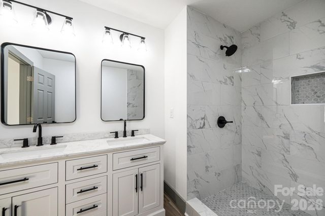 7592 McDuffy Road, Connelly Springs, NC 28612