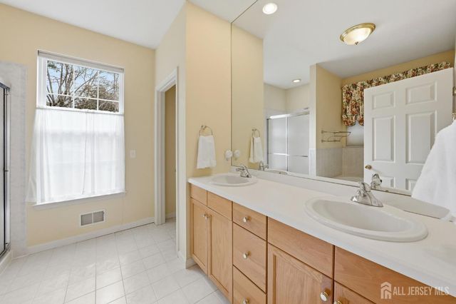 61 Canada Goose Drive, Hackettstown, NJ 07840