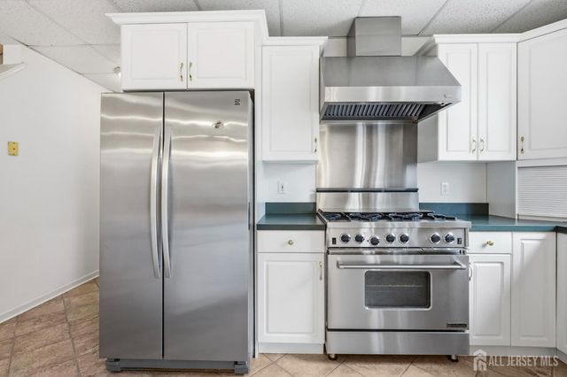 61 Canada Goose Drive, Hackettstown, NJ 07840