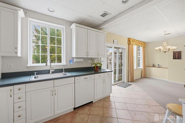 61 Canada Goose Drive, Hackettstown, NJ 07840