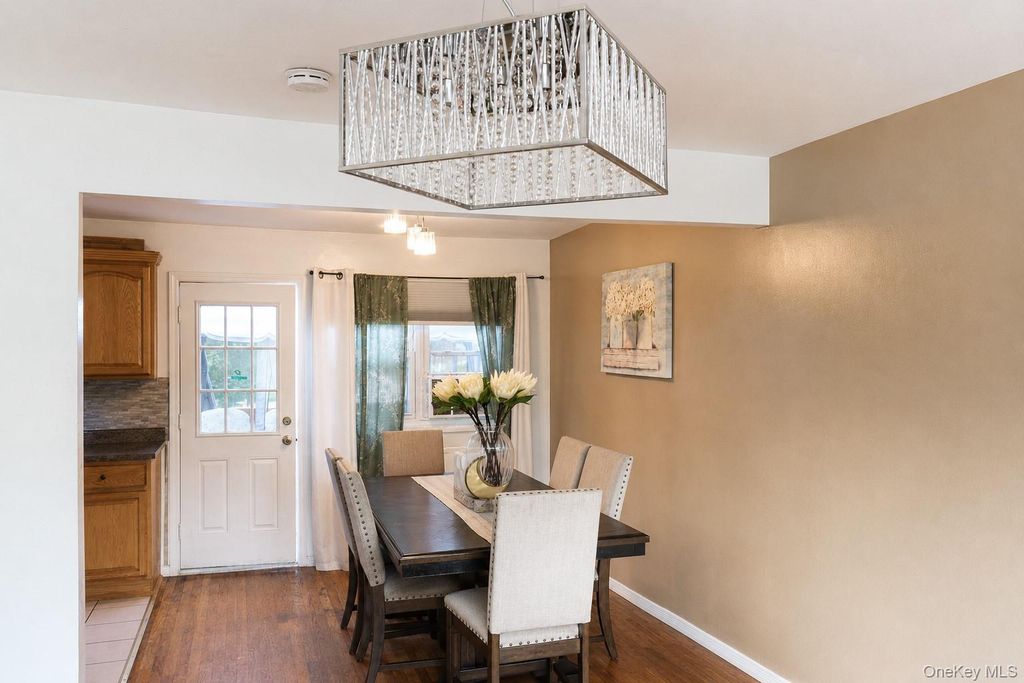 37 Island, Brentwood, NY 11717 — photo 3