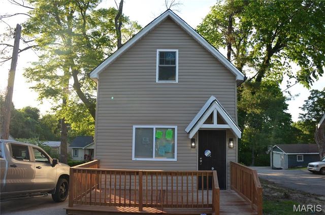 5381 Bermuda Drive, St Louis, MO 63121