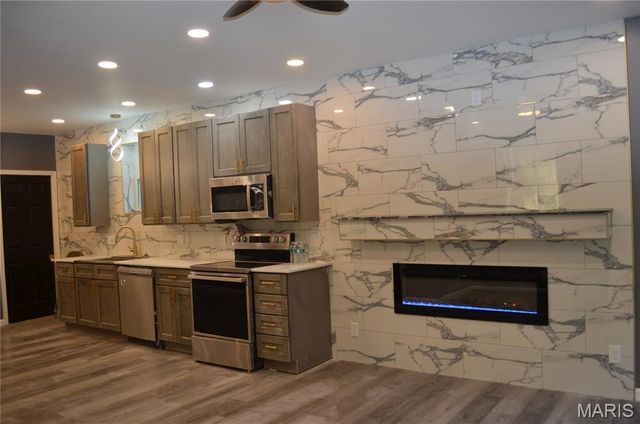 5381 Bermuda Drive, St Louis, MO 63121
