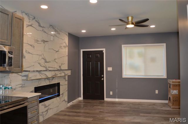 5381 Bermuda Drive, St Louis, MO 63121