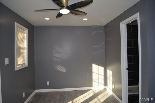 5381 Bermuda Drive, St Louis, MO 63121