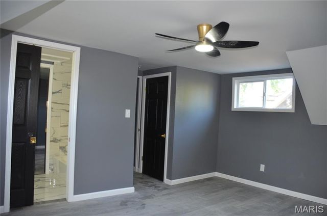 5381 Bermuda Drive, St Louis, MO 63121
