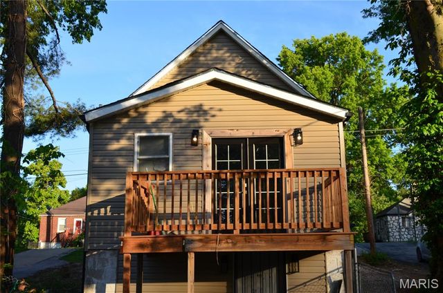 5381 Bermuda Drive, St Louis, MO 63121