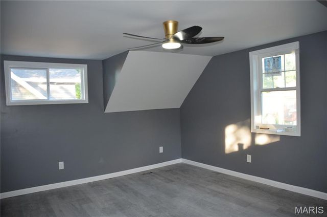 5381 Bermuda Drive, St Louis, MO 63121