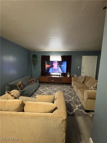 930 Wayside Road, Cleveland, OH 44110