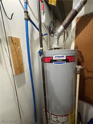 930 Wayside Road, Cleveland, OH 44110