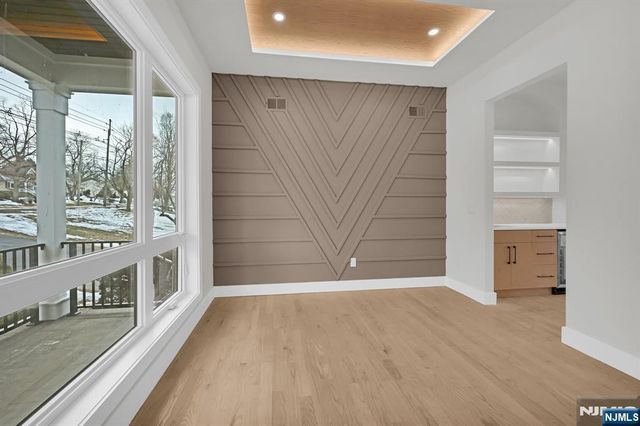 5 Locust Place, Livingston, NJ 07039