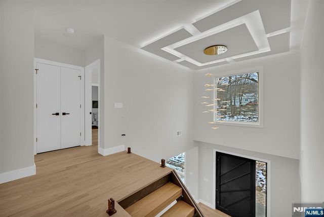 5 Locust Place, Livingston, NJ 07039