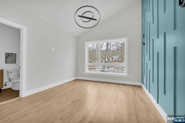 5 Locust Place, Livingston, NJ 07039