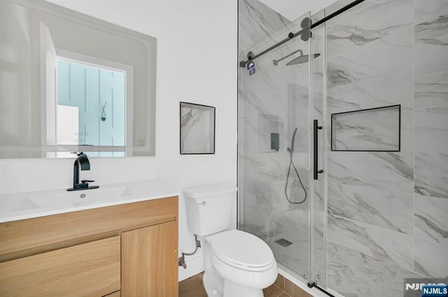 5 Locust Place, Livingston, NJ 07039