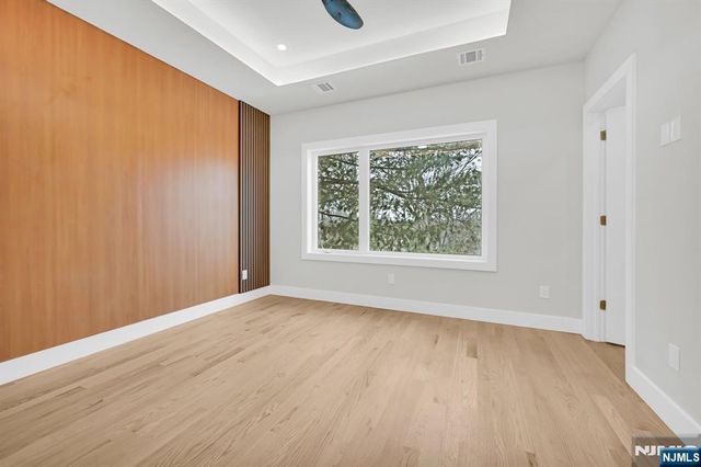 5 Locust Place, Livingston, NJ 07039