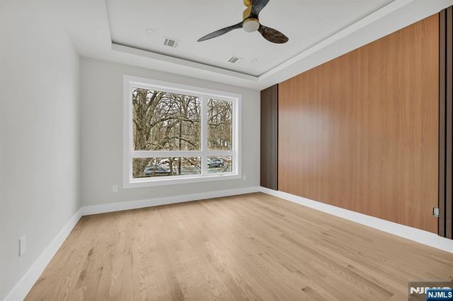 5 Locust Place, Livingston, NJ 07039